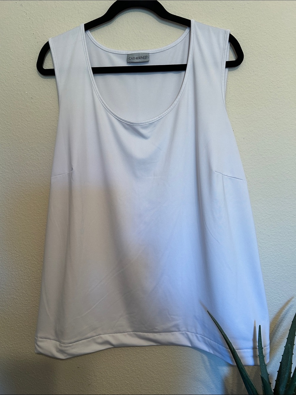 Catherines White Scoop Neck Sleeveless Tank